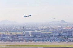 长龙航空双机比翼齐飞 见证萧山机场双跑道独立离场运行