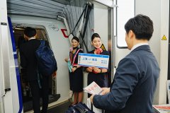 东航上海—熊本航线首航，熊本熊亮相主题航班