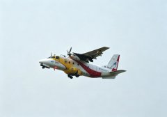 运12F大气综合航测飞机首飞成功