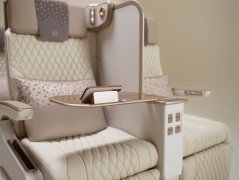 阿联酋航空推出全球首款电动豪华经济舱座椅 并配备可升降全高隐私隔板