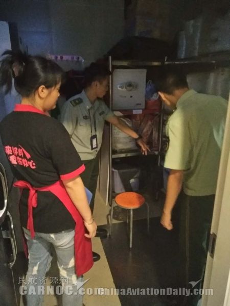 厦门机场消防对候机楼重点单位进行消防检查