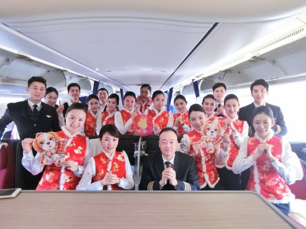 践行真情服务 深航为旅客铺就春运畅通路